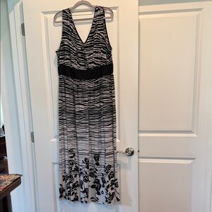 Gray & Black Striped Floral 2X Maxi Dress